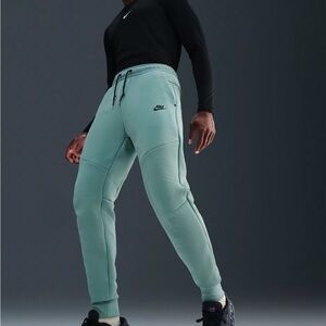 Nike Men’s Tech Fleece Sweatpants
